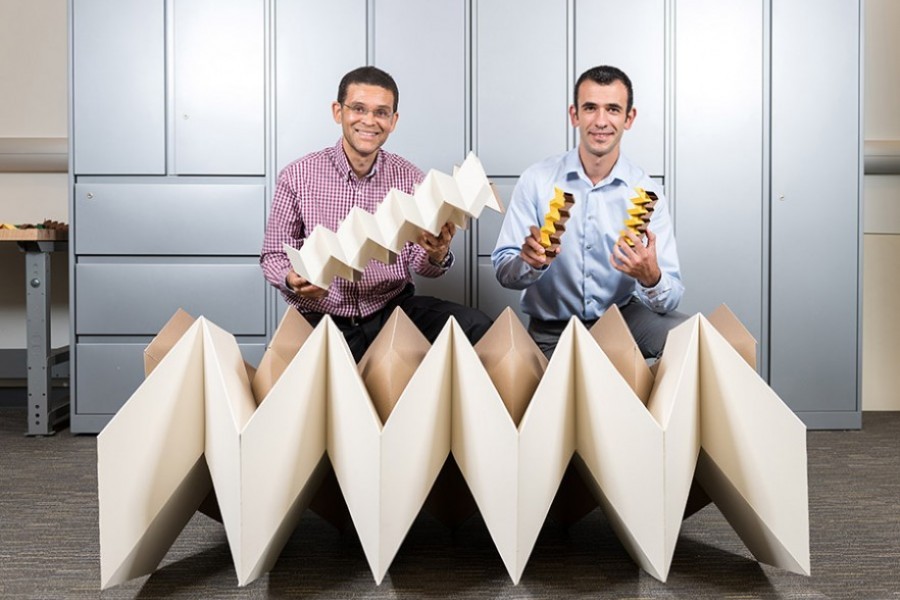 chercheurs du MIT et leur nouvelle imprimante 3D rapide